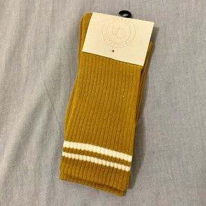 UO one size fit all crew socks